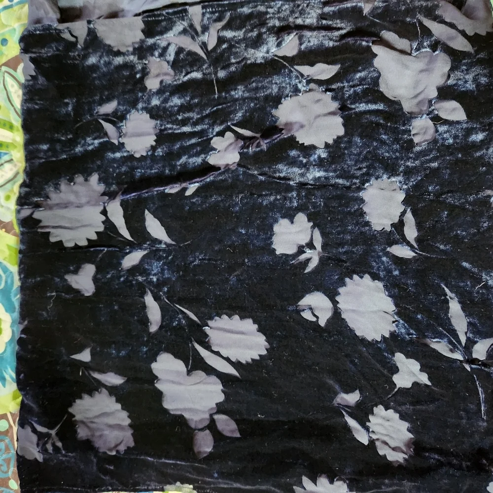 Womens scarf - Picture 2 of 8